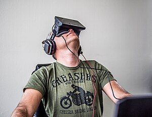 Oculus Rift   Перша версія комплекту розробника Oculus Rift (з окремими навушниками) Тип   Шолом віртуальної реальності   Дата створення 2012 Творець Палмер Лаки   [1]   (Palmer Luckey, засновник) Виробник Oculus VR, Inc