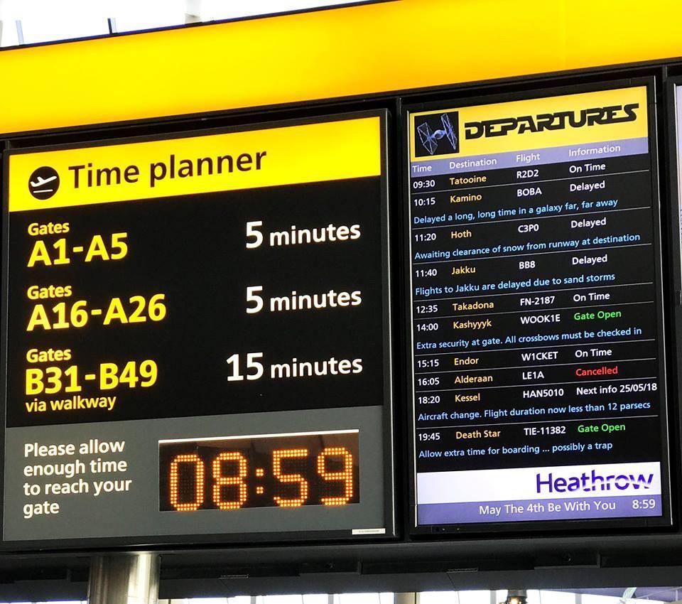 У лондонському аеропорту Хітроу з'явилося електронне табло з інформацією про рейси на планету Татуїн, Зірку смерті і інші напрямки з всесвіту «Зоряних воєн»