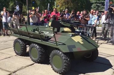 9 жовтня 2016, 8:35 Переглядів:   Перший розроблений в Україні наземний бойовий робот «Фантом»