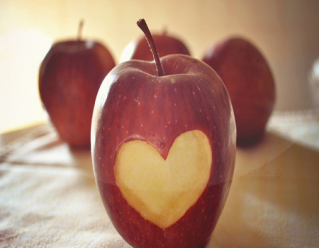 Ворожіння на любов і вірність по яблуку