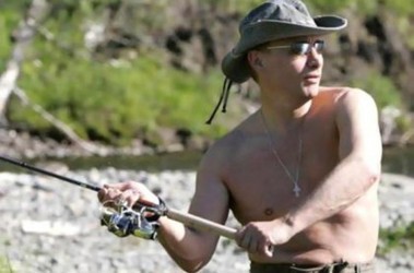 18 травня 2011, 2:16 Переглядів:   Путін вважає за краще полюванні риболовлю, фото Reuters